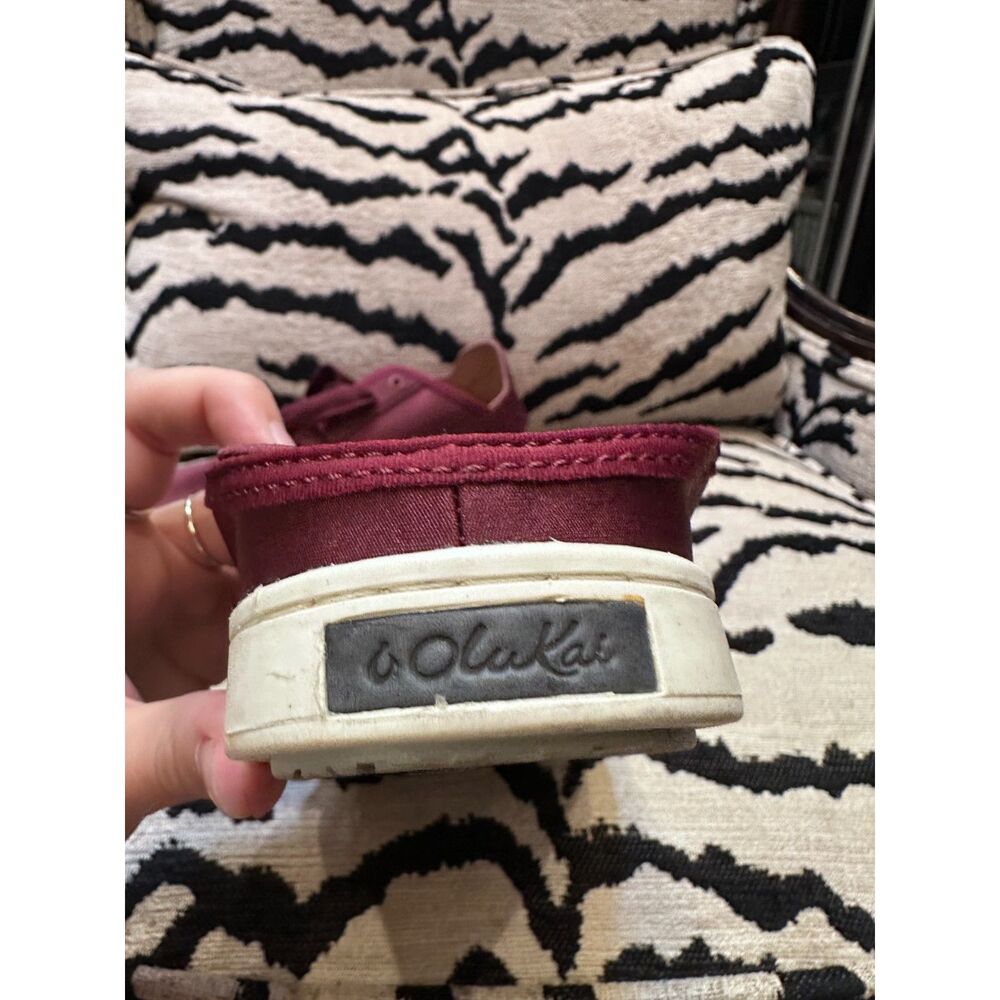 OluKai Pehuea Li Lanui Burgundy Satin Drop-In Heel Sneakers Slide Women's 7